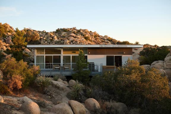 The Graham Residence on 20 Acres - Image 1